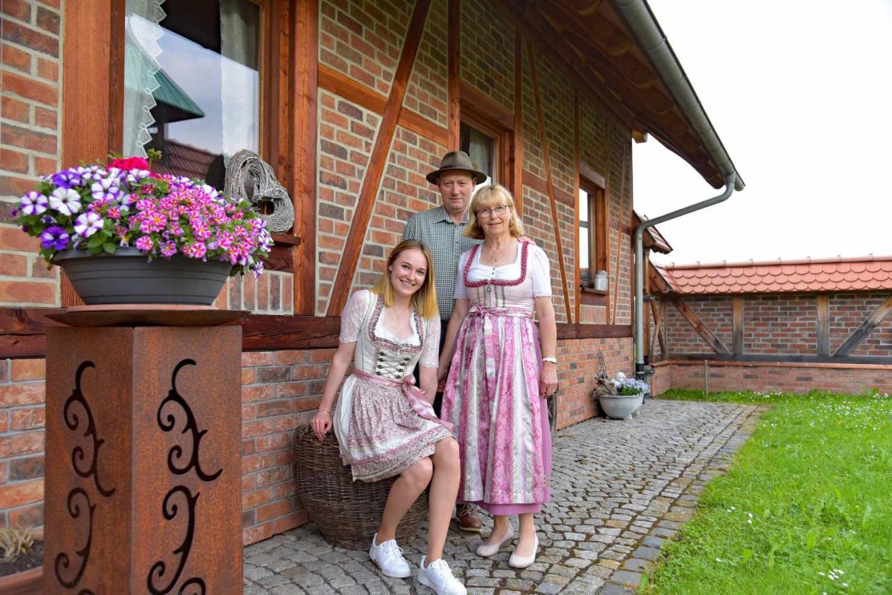Landhotel Zur Pferdetraenke Schleid Exterior photo