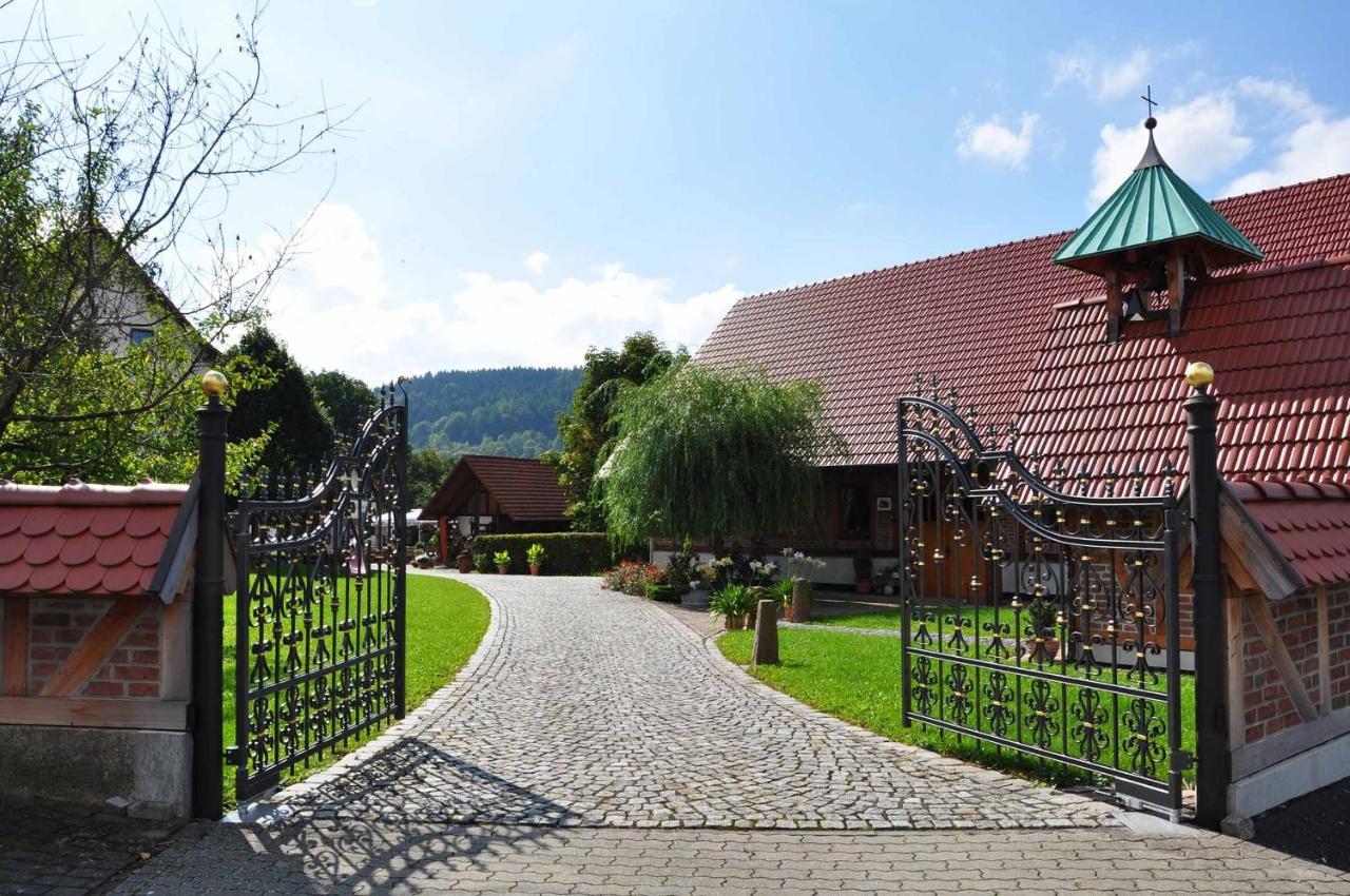 Landhotel Zur Pferdetraenke Schleid Exterior photo