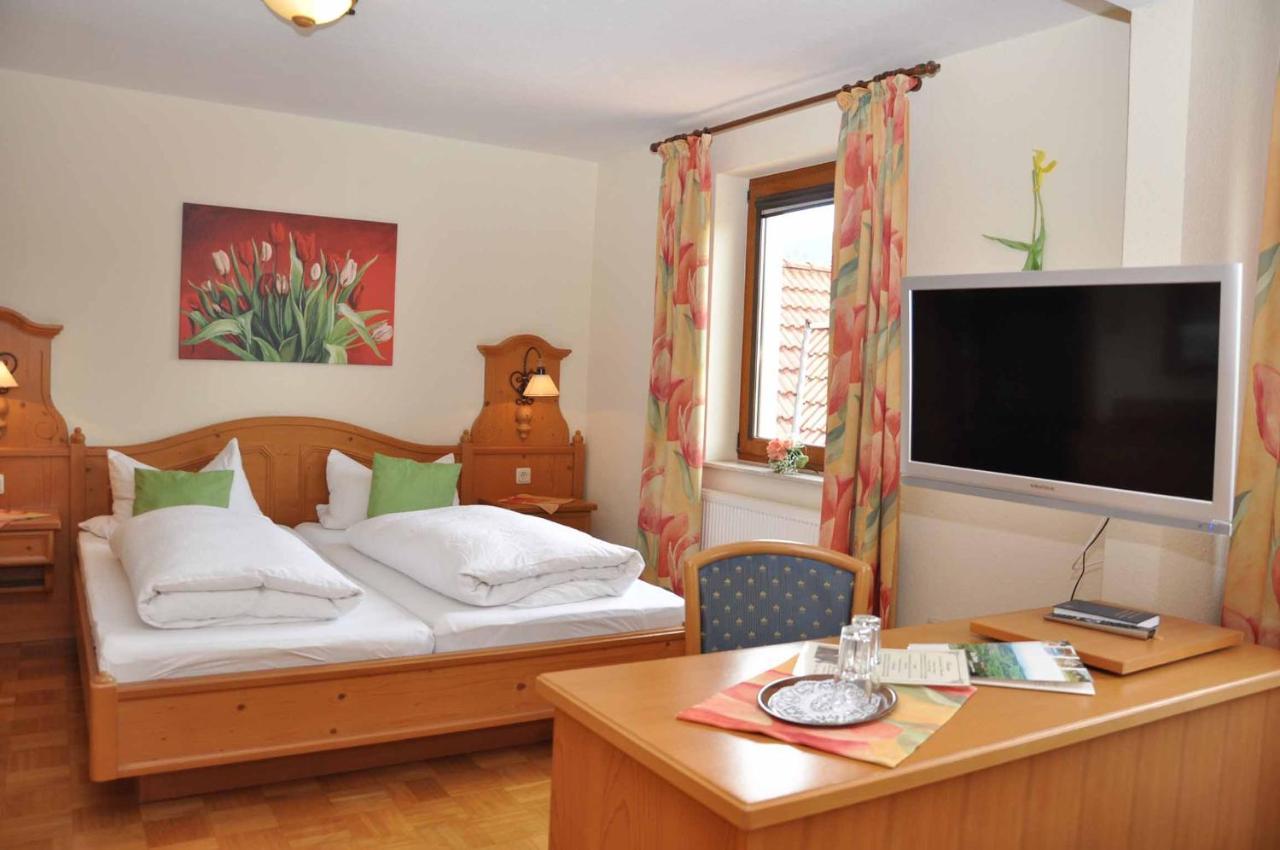 Landhotel Zur Pferdetraenke Schleid Exterior photo